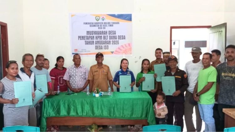 SK Kepala Ohoi Iso Diserahkan ke Kelembagaan, Perkuat Tata Kelola Desa