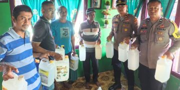 160 Liter Sopi Disita Polisi dari Dua Desa di Kabupaten Buru