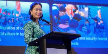 Wamenpar Tekankan Perlindungan Ekosistem Laut untuk Pariwisata Berkelanjutan