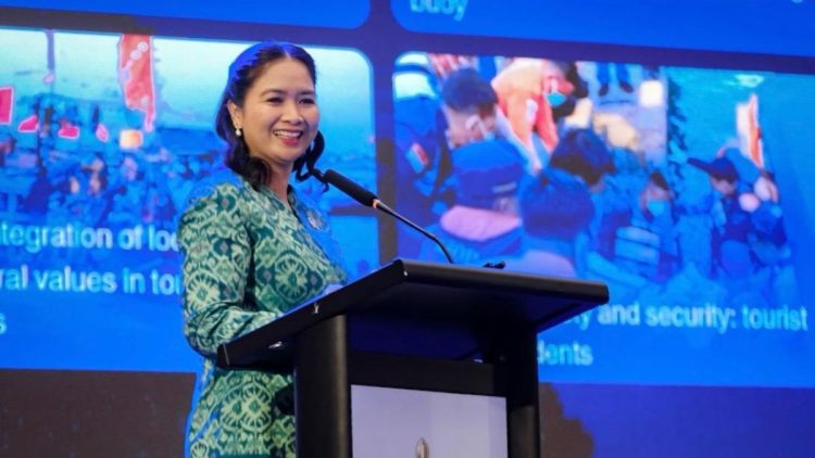 Wamenpar Tekankan Perlindungan Ekosistem Laut untuk Pariwisata Berkelanjutan