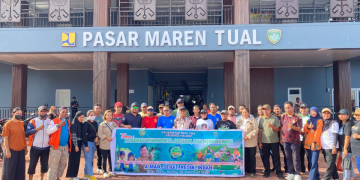 Wawali Kota Tual Amir Rumra Pimpin Aksi Bersih Pasar Maren