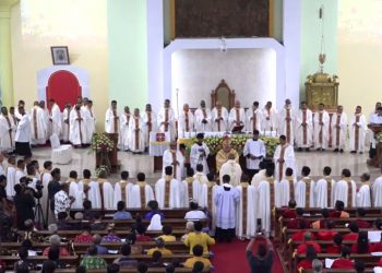 Tahbis Tiga Imam Baru di Merauke, Uskup Mandagi Tegaskan Hal Ini