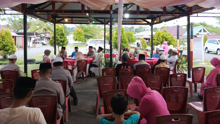Polsek Namlea dan KNPI Gelar Buka Puasa Bersama Masyarakat di Mapolres