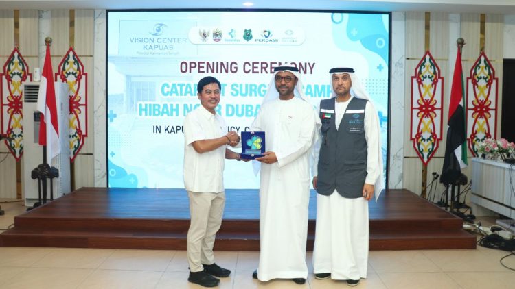 Kemenkes Gandeng UEA, 500 Warga Daerah Terpencil Dapat Operasi Katarak Gratis