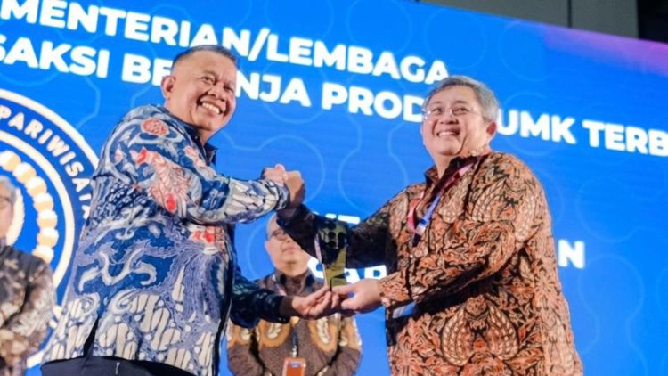 Kemenpar Sabet Penghargaan Belanja UMK Terbesar di Inabuyer Award 2026