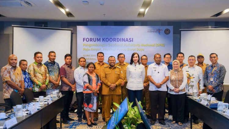 Menpar Widiyanti Minta Raja Ampat Dijaga dari Pariwisata Eksploitatif