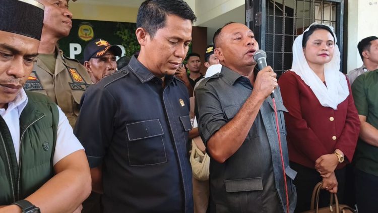 Bohongi Publik Soal Gunung Botak, DPRD Buru Minta Kadis ESDM Maluku Dicopot